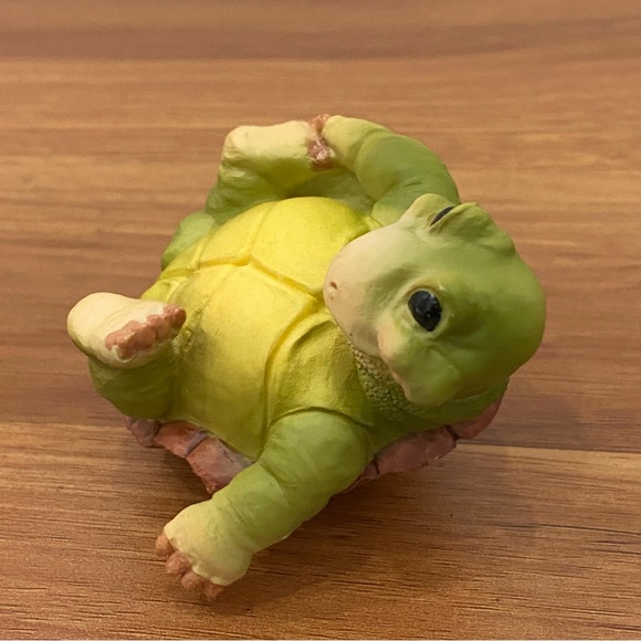 Ceramic Resin Green Turtle 2-inch Figurine - Picture 3 of 10